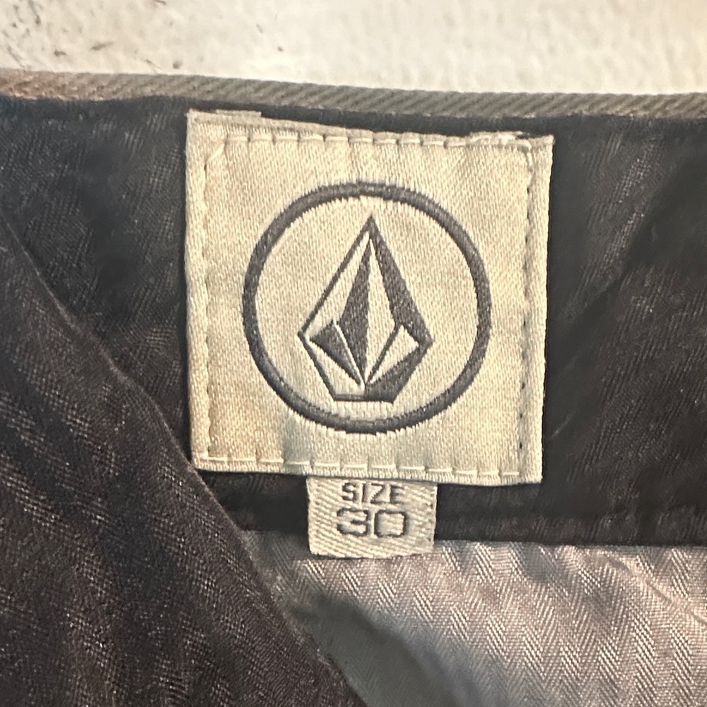 Volcom Men's Tan Shorts - Picture 9 of 10